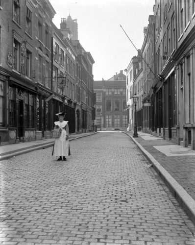 Afbeelding bij In de tijdmachine: 1904 - Schoutenstraat